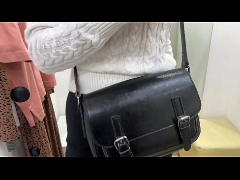❤️ Veřejná masturbace mladé feny FeralBerry s dildem ve fitku Domácí porno u cs.pornochaturbate.ru ️❤