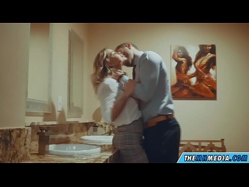 ❤️ Když vás na veřejných záchodcích svádí prsatá blondýna. Domácí porno u cs.pornochaturbate.ru ️❤
